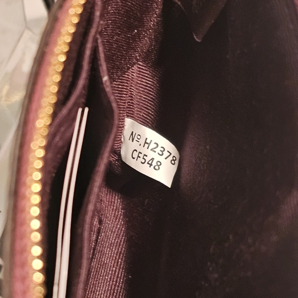 Coach Im/Rouge Pink Leather Corner  Zip Wristlet - Picture 3 of 9